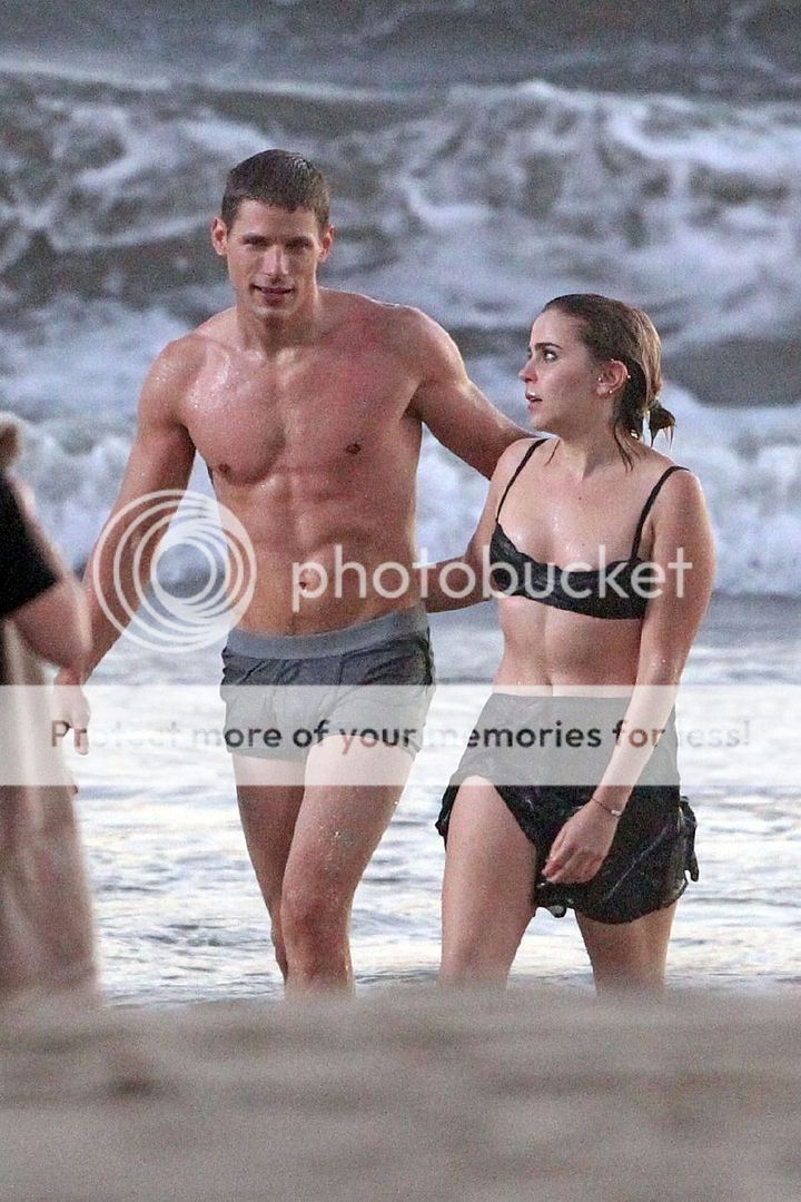 FunFunky.com Mae Whitman - Filming Parenthood at a beach 