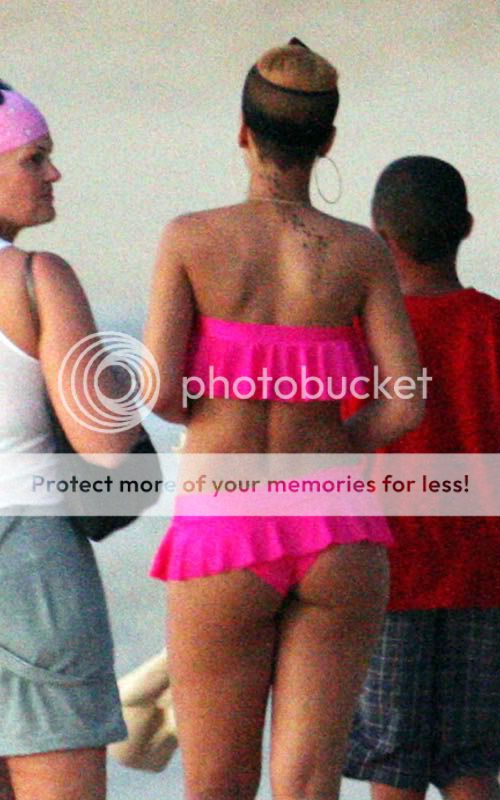 rihanna family photos. Re: Rihanna Family Holiday in